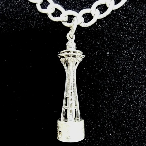 Vintage Sterling Silver Charm Bracelet with Seattle Space Needle - Picture 2 of 5